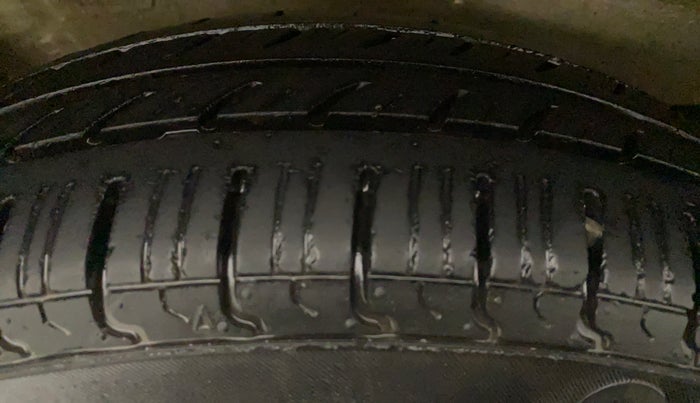 2014 Maruti Wagon R 1.0 LXI CNG, CNG, Manual, 57,781 km, Left Rear Tyre Tread