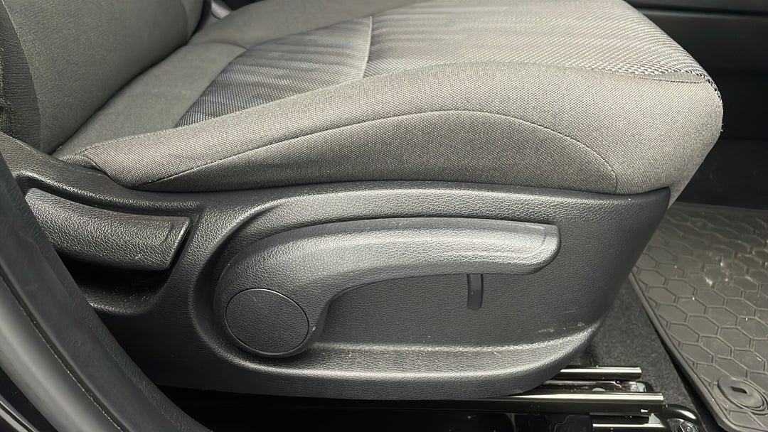 2020 Kia Seltos S (fwd) With Safety Pack, Automatic, 23018 km, Drivers Side Adjustment Panel