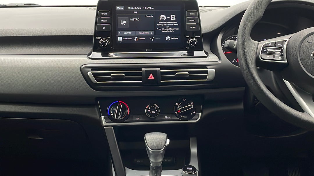 2020 Kia Seltos S (fwd) With Safety Pack, Automatic, 23018 km, Center Console