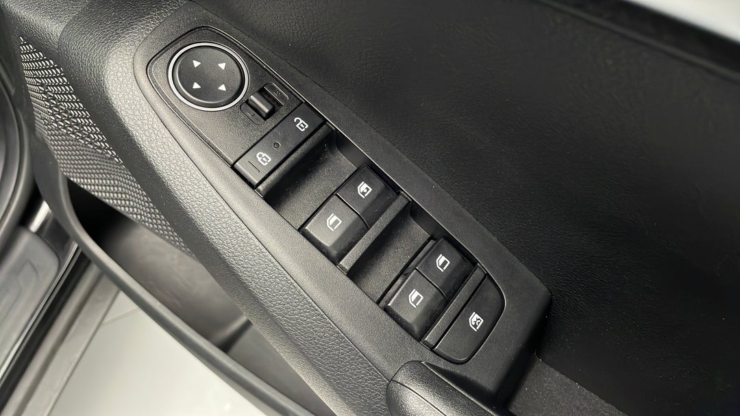 2020 Kia Seltos S (fwd) With Safety Pack, Automatic, 23018 km, Drivers Side Door Panel Controls