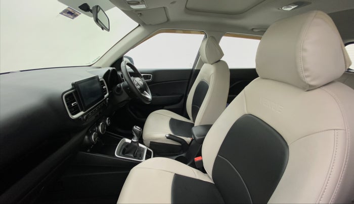2022 Hyundai VENUE 1.5 SX CRDI MT, Diesel, Manual, 13,291 km, Right Side Front Door Cabin