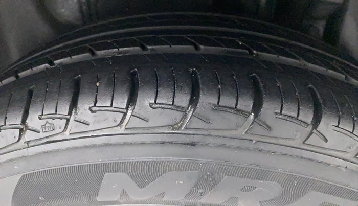 2016 Maruti Swift Dzire ZDI AMT, Diesel, Automatic, 29,238 km, Left Rear Tyre Tread