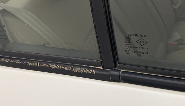 2016 Maruti Swift Dzire ZDI AMT, Diesel, Automatic, 29,238 km, Right rear door - Weather strip has minor damage