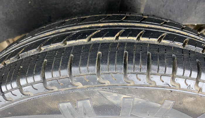 2018 Renault Kwid RXL, Petrol, Manual, 6,593 km, Left Rear Tyre Tread