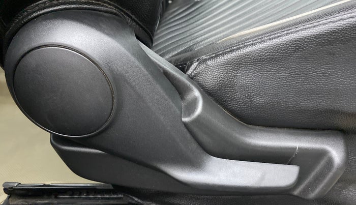2019 Maruti IGNIS ZETA 1.2, Petrol, Manual, 30,325 km, Driver Side Adjustment Panel