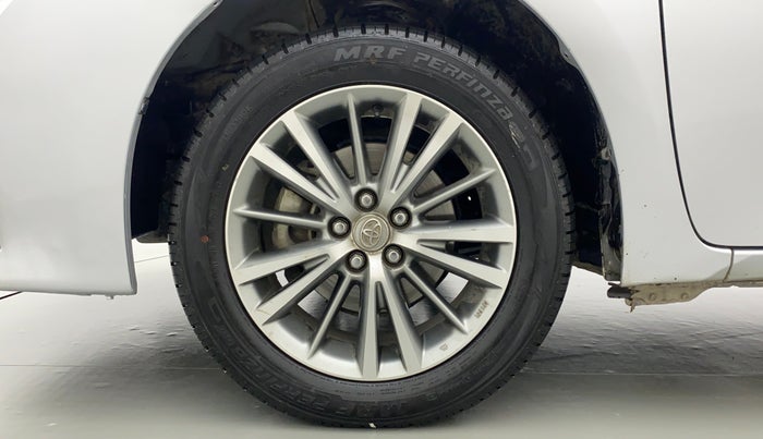 2015 Toyota Corolla Altis GL, Petrol, Manual, 1,00,530 km, Left Front Wheel