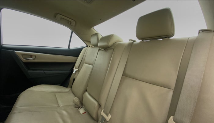2015 Toyota Corolla Altis GL, Petrol, Manual, 1,00,530 km, Right Side Rear Door Cabin