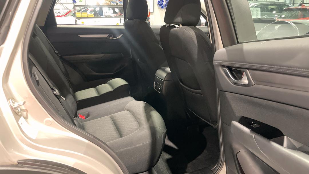 2024 Mazda CX-5 G25 Maxx Sport (FWD), Automatic, 42440 km, Right Side Rear Door Cabin View