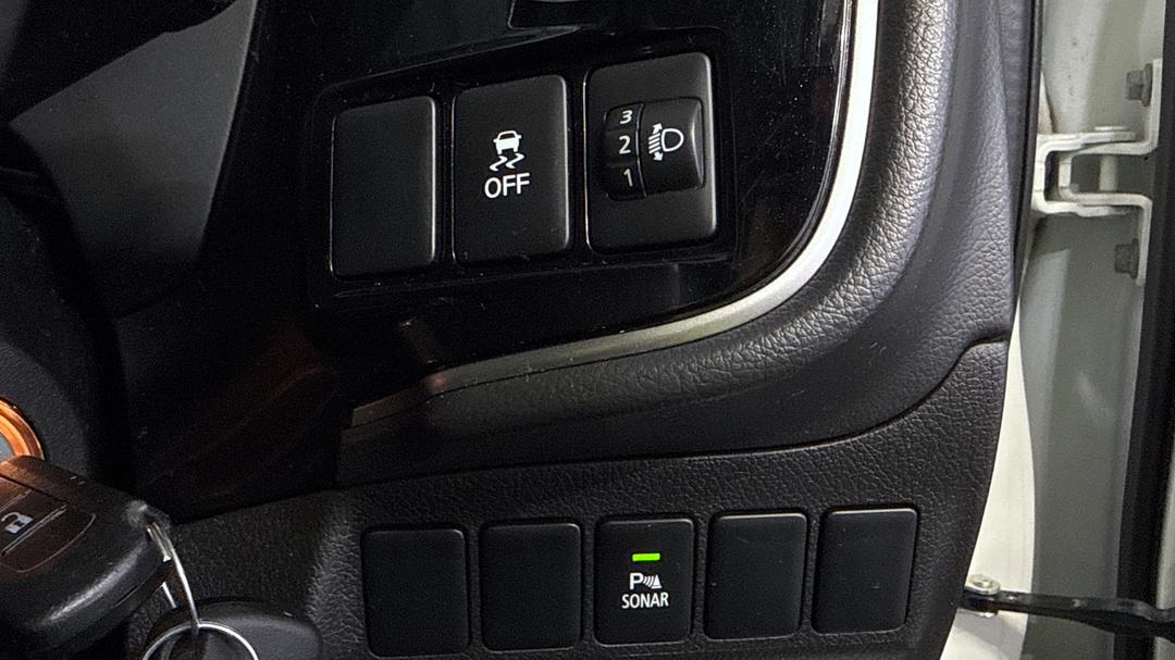 2017 Mitsubishi Outlander Ls (4x2), Automatic, 73155 km, Utility Switches/Buttons