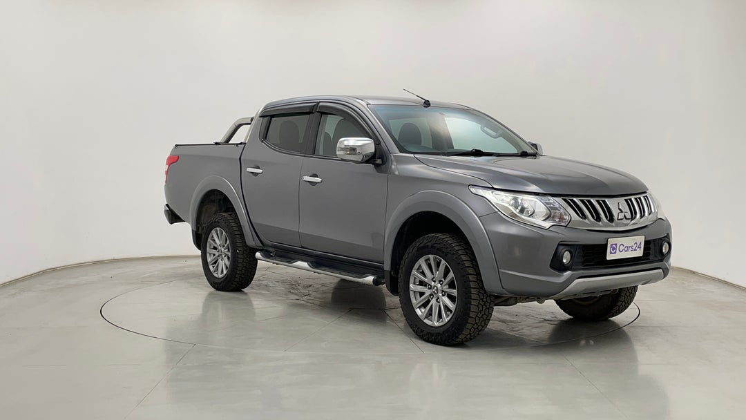 Right Front Diagonal (45- Degree) View