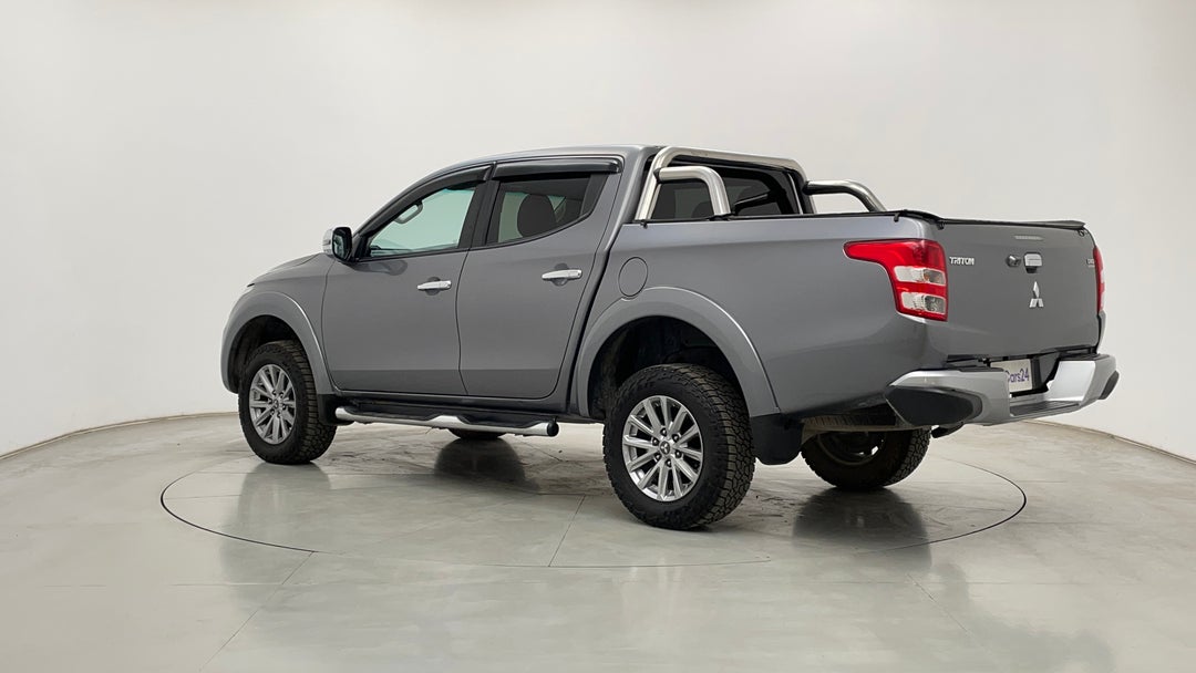 Left Back Diagonal (45- Degree) View