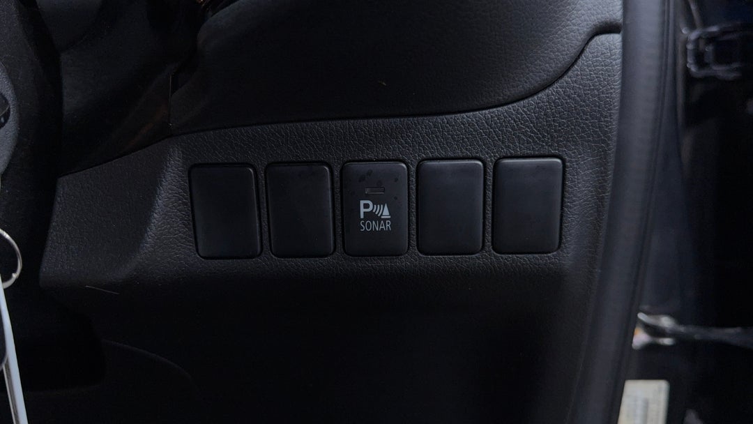 2016 Mitsubishi Outlander Ls (4x2), Automatic, 146446 km, Utility Switches/Buttons