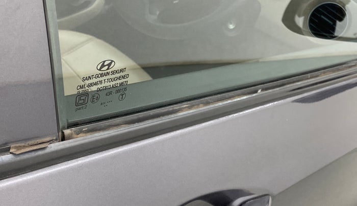 2017 Hyundai Grand i10 SPORTZ 1.2 KAPPA VTVT, Petrol, Manual, 53,848 km, Driver-side door - Weather strip has minor damage