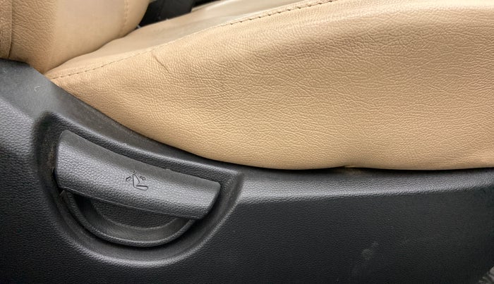 2017 Hyundai Grand i10 SPORTZ 1.2 KAPPA VTVT, Petrol, Manual, 53,848 km, Driver Side Adjustment Panel