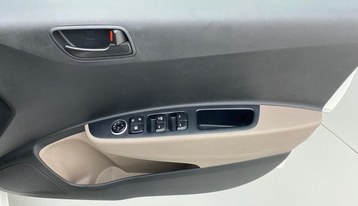 2016 Hyundai Grand i10 MAGNA 1.2 KAPPA VTVT, Petrol, Manual, 23,212 km, Driver Side Door Panels Control