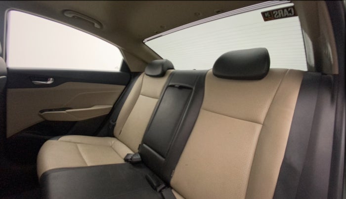 2018 Hyundai Verna 1.6 VTVT SX (O) AT, Petrol, Automatic, 47,583 km, Right Side Rear Door Cabin