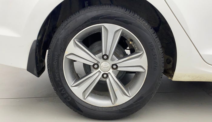 2018 Hyundai Verna 1.6 VTVT SX (O) AT, Petrol, Automatic, 47,583 km, Right Rear Wheel