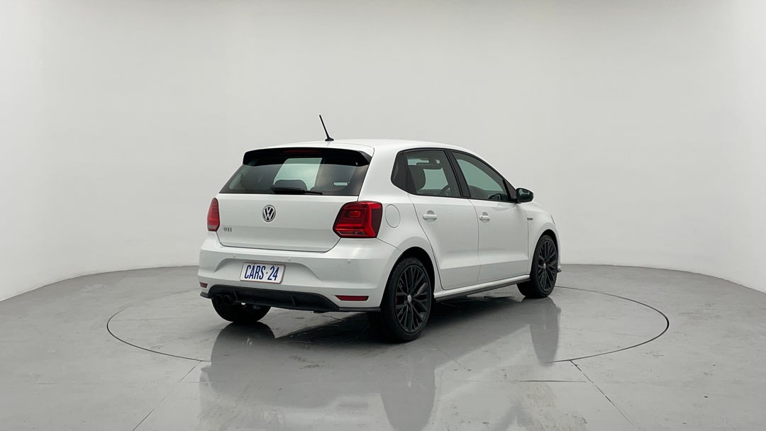 Right Back Diagonal (45- Degree) View