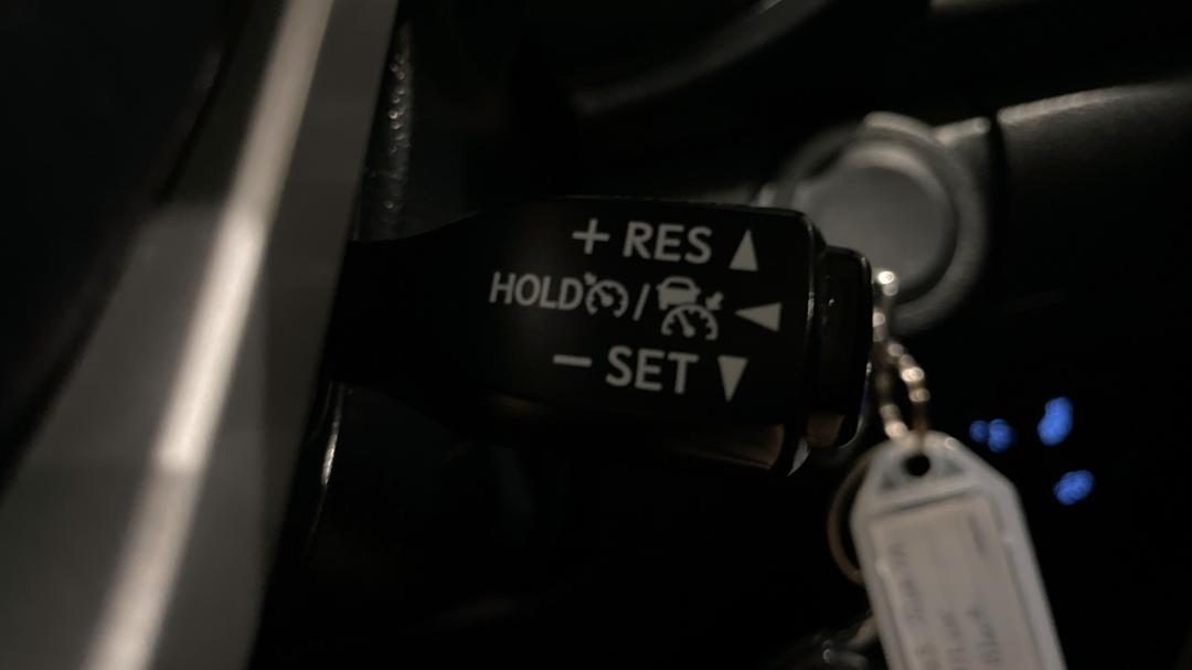 2023 Toyota Hilux Sr (4x4), Automatic, 42052 km, Cruise Control