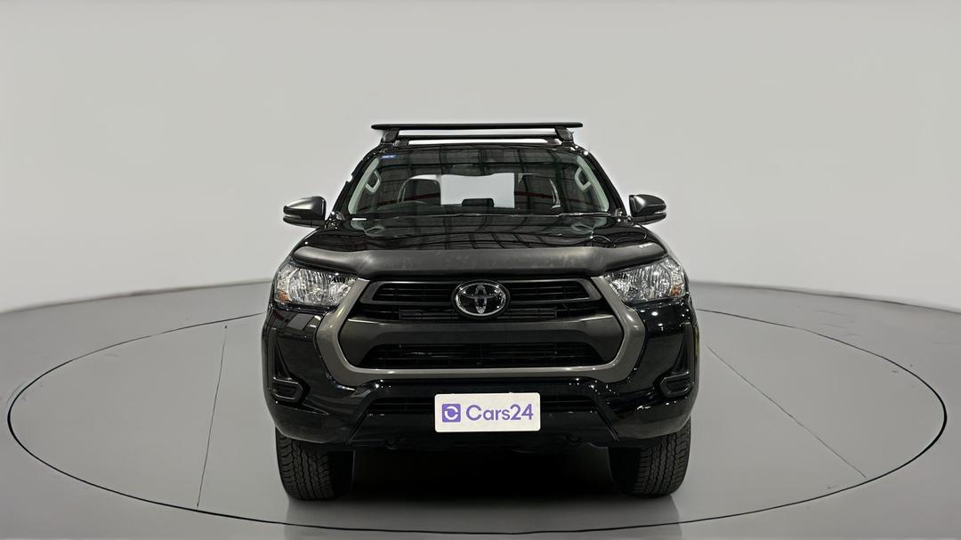 2023 Toyota Hilux Sr (4x4), Automatic, 42052 km, Front View