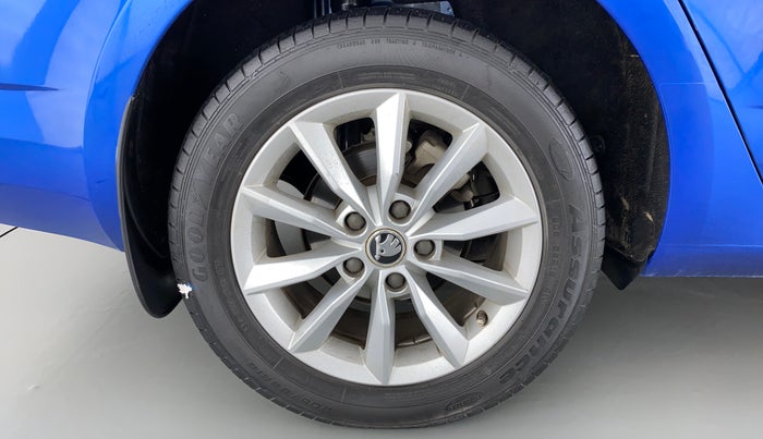 2014 Skoda Octavia ELEGANCE 2.0 TDI CR AT, Diesel, Automatic, 73,594 km, Right Rear Wheel