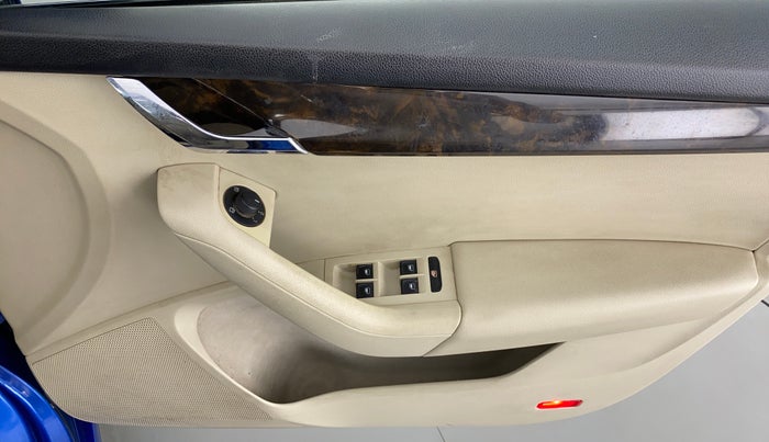 2014 Skoda Octavia ELEGANCE 2.0 TDI CR AT, Diesel, Automatic, 73,594 km, Driver Side Door Panels Control