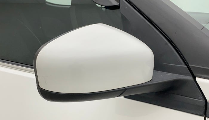 2023 Nissan MAGNITE XE, Petrol, Manual, 15,367 km, Right rear-view mirror - Cover has minor damage