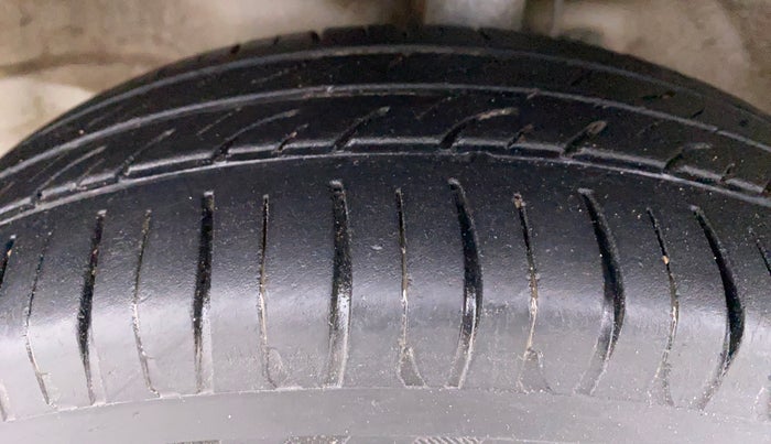 2016 Maruti Wagon R 1.0 VXI, Petrol, Manual, 50,673 km, Left Front Tyre Tread