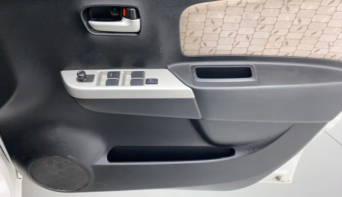 2016 Maruti Wagon R 1.0 VXI, Petrol, Manual, 50,673 km, Driver Side Door Panels Control