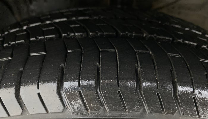 2015 Hyundai Creta 1.6 SX PLUS PETROL, Petrol, Manual, 58,130 km, Left Front Tyre Tread