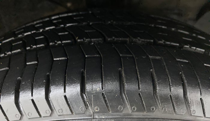2015 Hyundai Creta 1.6 SX PLUS PETROL, Petrol, Manual, 58,130 km, Right Front Tyre Tread