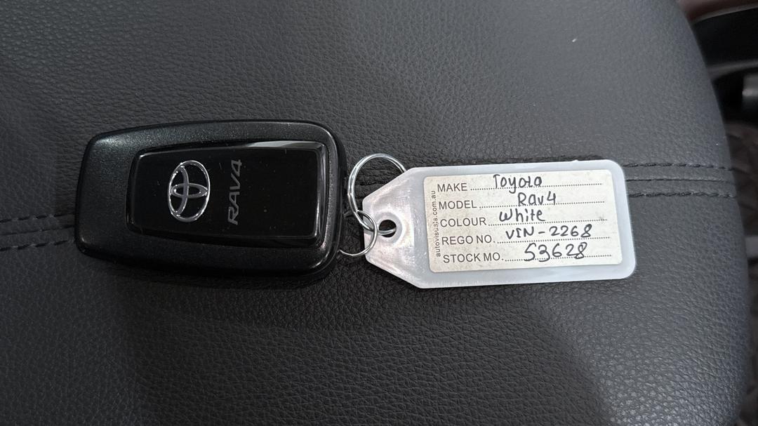 2023 Toyota RAV4 Cruiser (2WD) Hybrid, Automatic, 27469 km, Key Close-up