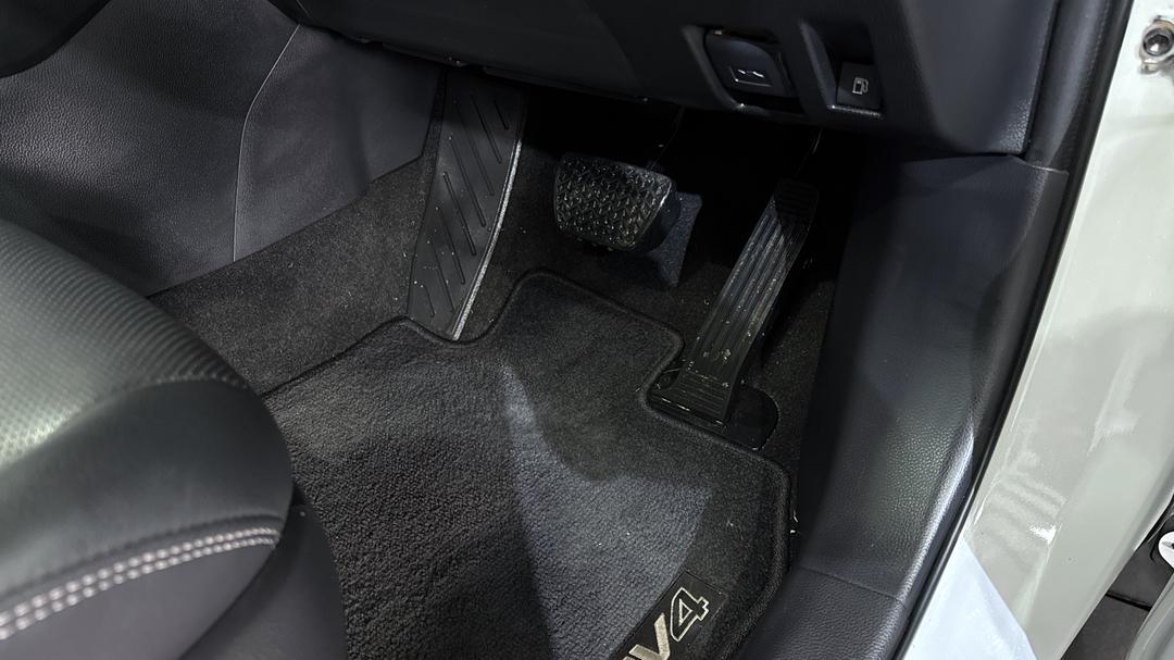 2023 Toyota RAV4 Cruiser (2WD) Hybrid, Automatic, 27469 km, Pedals and Footmat