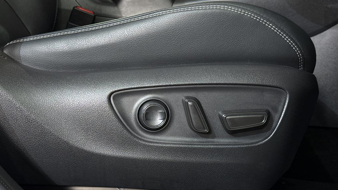 2023 Toyota RAV4 Cruiser (2WD) Hybrid, Automatic, 27469 km, Drivers Side Adjustment Panel