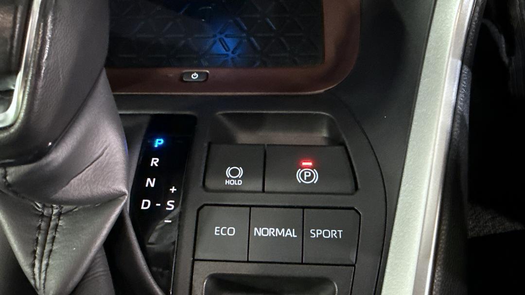 2023 Toyota RAV4 Cruiser (2WD) Hybrid, Automatic, 27469 km, Handbrake