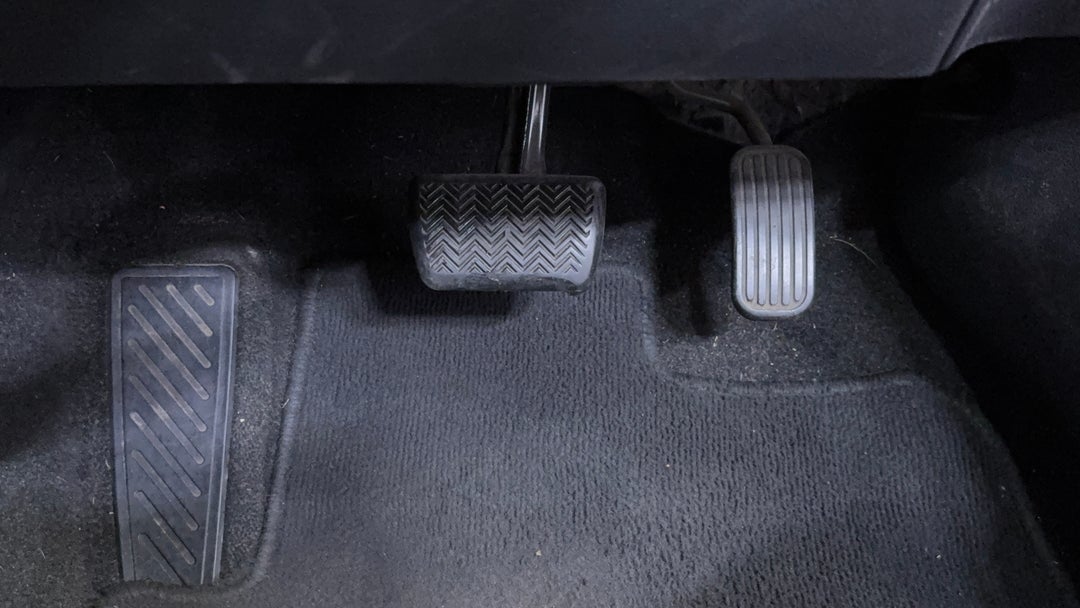 2019 Toyota Corolla Ascent Sport Hybrid, Automatic, 90686 km, Pedals and Footmat