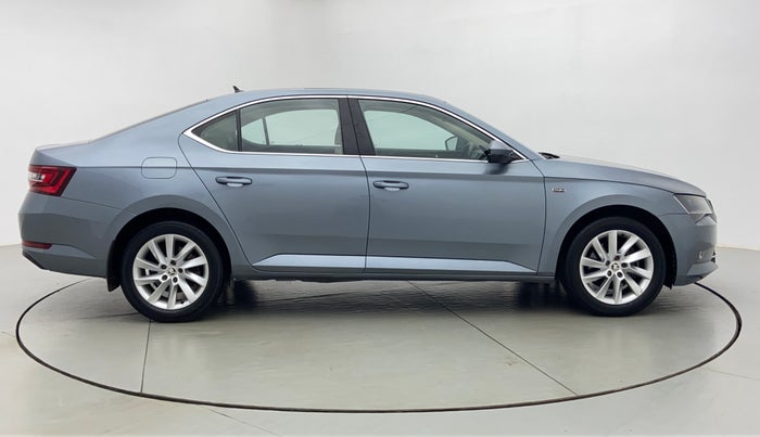 2017 Skoda Superb 1.8 TSI LK AT, Petrol, Automatic, 22,446 km, Right Side View