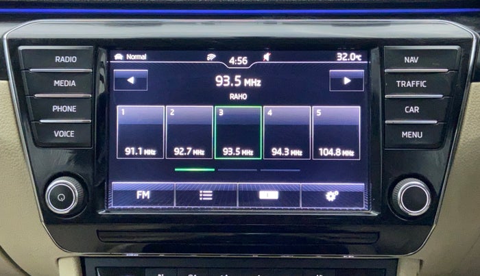 2017 Skoda Superb 1.8 TSI LK AT, Petrol, Automatic, 22,446 km, Infotainment System