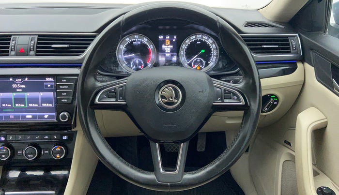 2017 Skoda Superb 1.8 TSI LK AT, Petrol, Automatic, 22,446 km, Steering Wheel Close-up