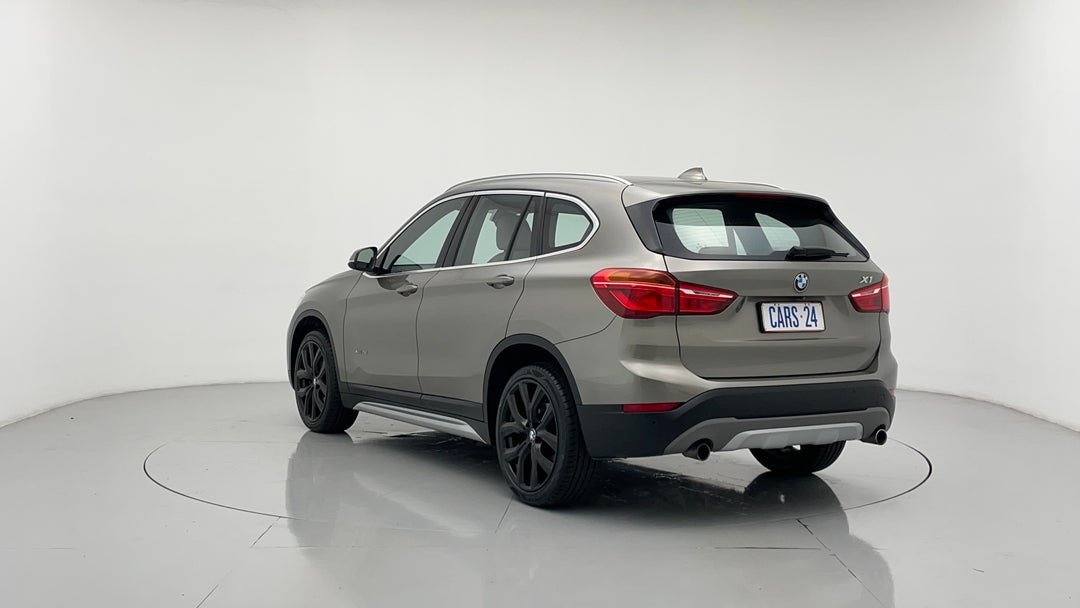 Left Back Diagonal (45- Degree) View