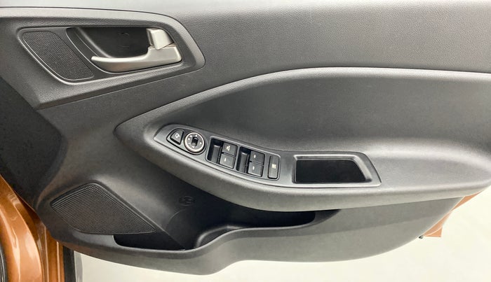 2016 Hyundai i20 Active 1.2 SX, Petrol, Manual, 20,540 km, Driver Side Door Panels Control