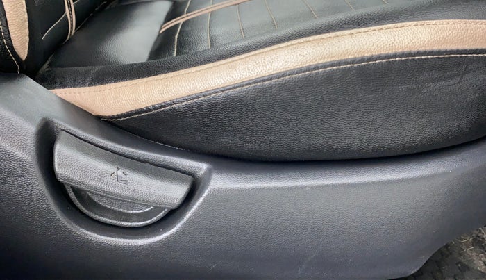 2019 Hyundai Grand i10 MAGNA 1.2 KAPPA VTVT, Petrol, Manual, 19,964 km, Driver Side Adjustment Panel