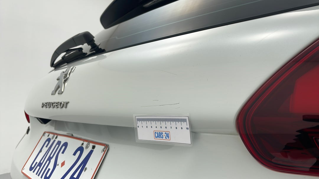 Boot / Tailgate Tailgate Scratch