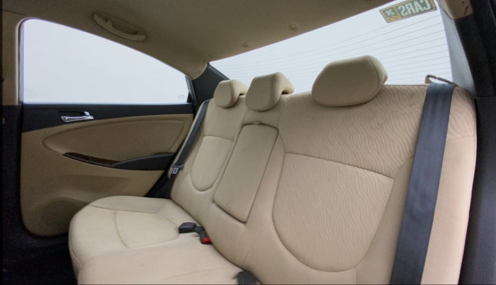 2011 Hyundai Verna FLUIDIC 1.6 VTVT SX, Petrol, Manual, 63,570 km, Right Side Rear Door Cabin