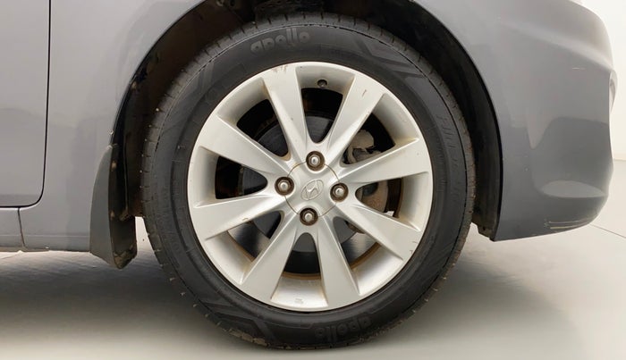 2011 Hyundai Verna FLUIDIC 1.6 VTVT SX, Petrol, Manual, 63,570 km, Right Front Wheel