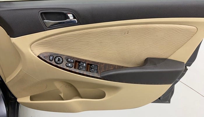 2011 Hyundai Verna FLUIDIC 1.6 VTVT SX, Petrol, Manual, 63,570 km, Driver Side Door Panels Control