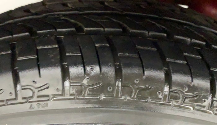 2015 Hyundai Eon ERA +, Petrol, Manual, 16,870 km, Right Rear Tyre Tread