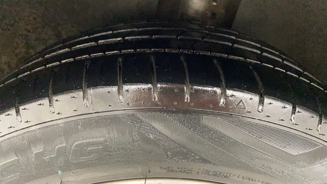 Left Front Tyre Tread