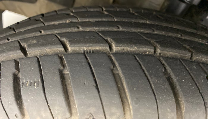 2018 Renault Kwid RXL, Petrol, Manual, 11,344 km, Left Front Tyre Tread
