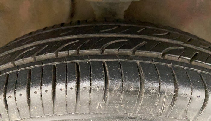 2017 Maruti Alto 800 VXI, Petrol, Manual, 66,439 km, Right Front Tyre Tread